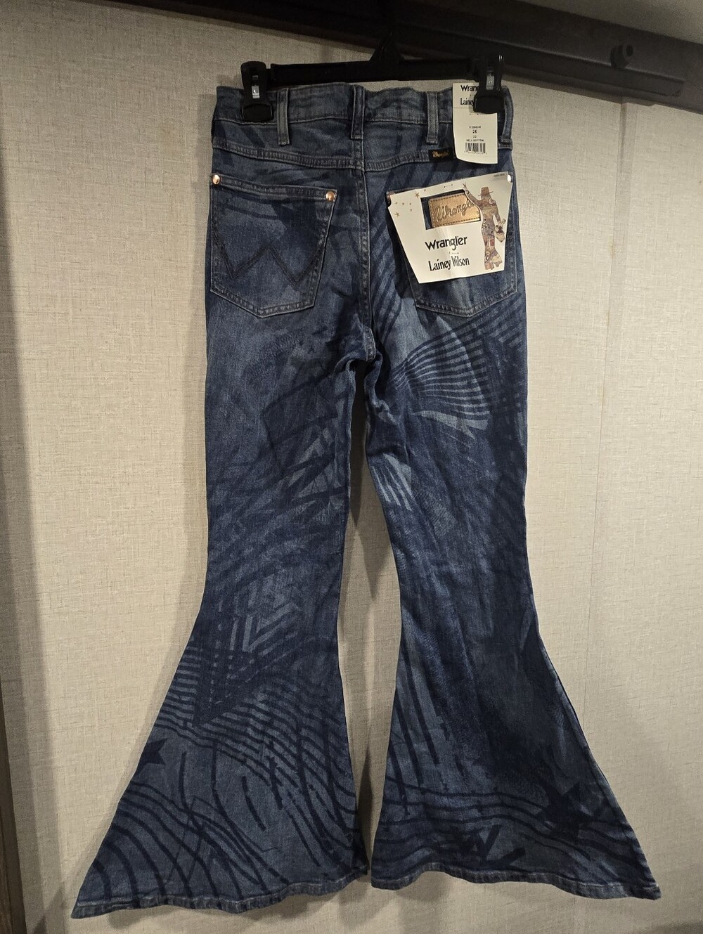 Wrangler x Lainey Wilson Bell Bottom Jeans Size 26x32 Western Graphic Flare-NWT - Picture 6 of 13